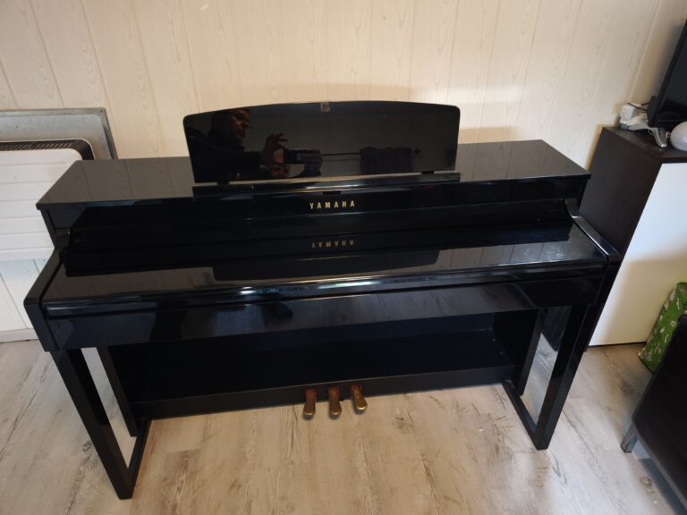 Yamaha Clavinova CLP-470 PB